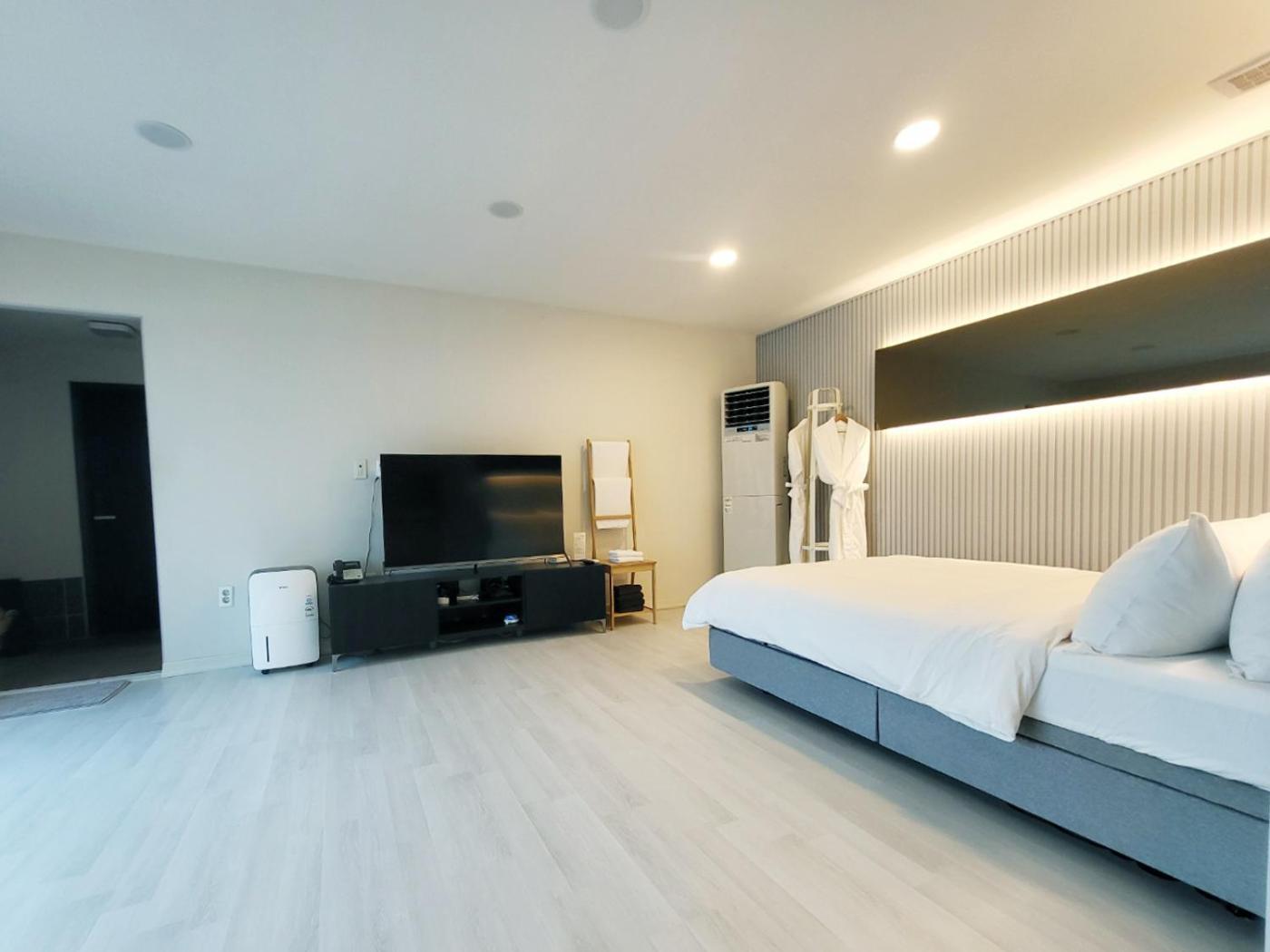 Penatess Pool Villa Chungju Εξωτερικό φωτογραφία